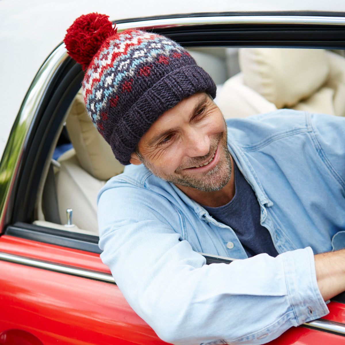 Men&#39;s Clifden Bobble Beanie - Red